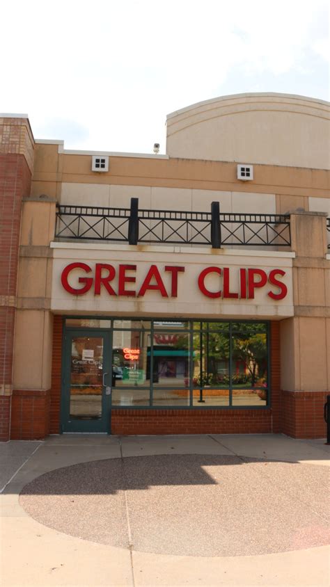 lake zurich great clips|great clips village square.